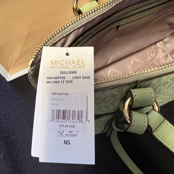 Michael Kors Sullivan Tote Sm Light Sage & Wallet - Picture 8 of 13